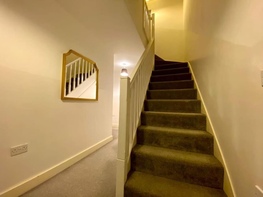Uniquejoe Properties - 3 Bedroom Манчестер Экстерьер фото