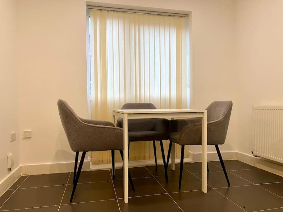 Uniquejoe Properties - 3 Bedroom Манчестер Экстерьер фото